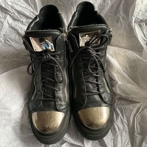 GIUSEPPE ZANOTTI LONDON Leather Silver Sneakers $1635 RARE